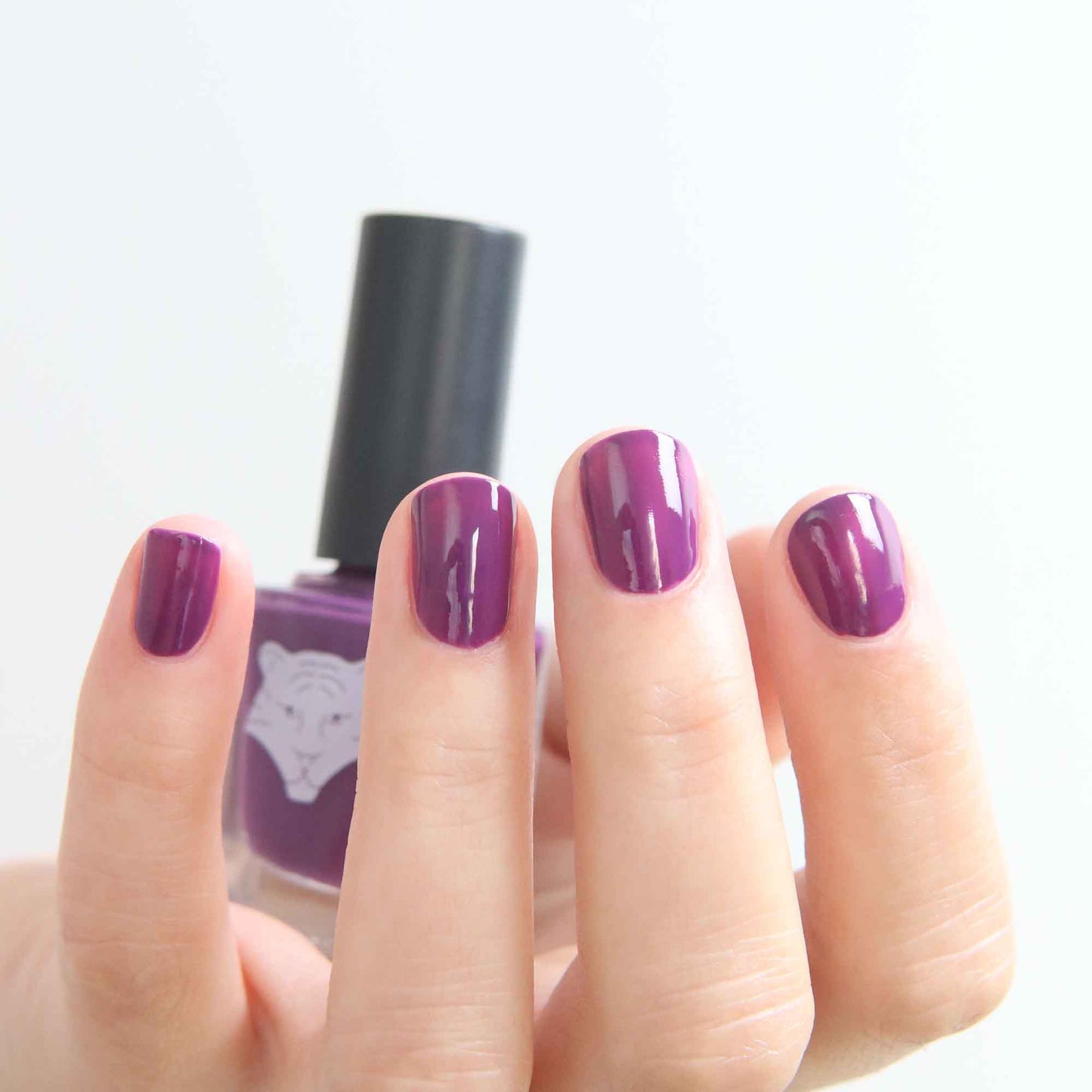 vernis à ongles violet 299  WALK THE TALK